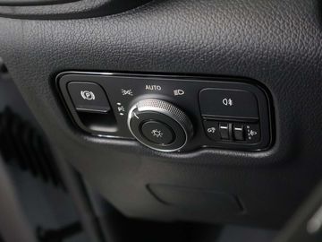 Car image 36