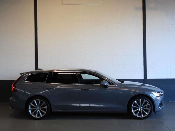 Volvo V60 T6 Recharge AWD 250 kW image number 2