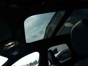 Car image 47