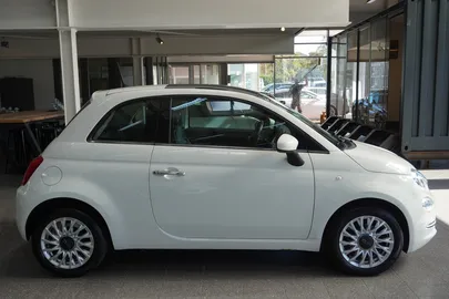 Car image 4