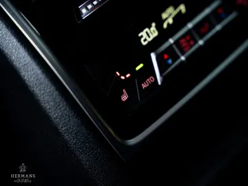 Car image 35