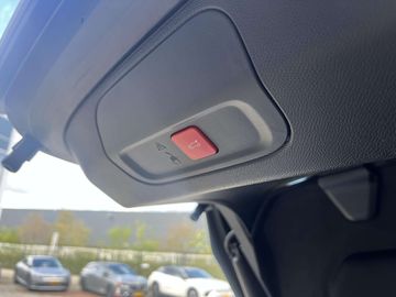 Car image 37