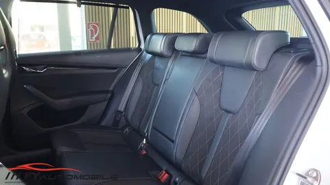Car image 38