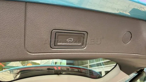 Car image 34
