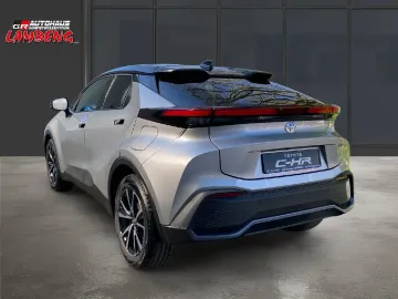 Car image 4
