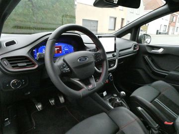 Car image 26