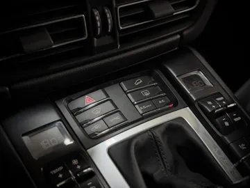 Car image 37