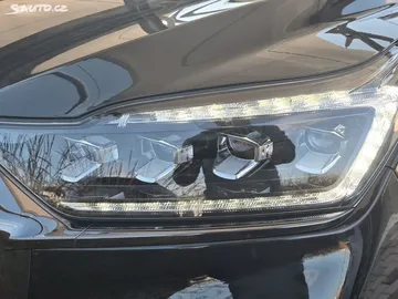 Car image 27