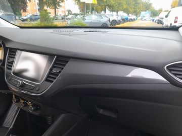 Car image 27