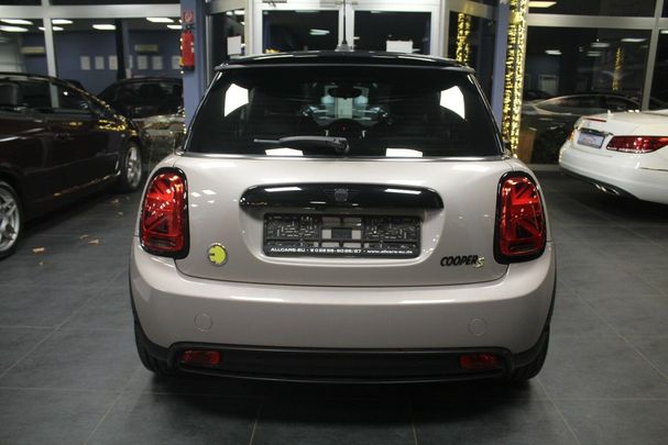 Mini Cooper SE Electric Collection 135 kW image number 4