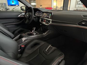 Car image 30