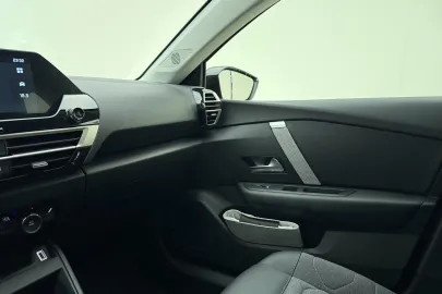Car image 28