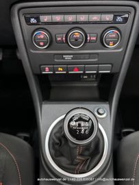 Car image 35