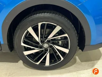 Car image 35