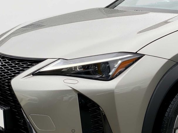 Lexus UX 300h 144 kW image number 14