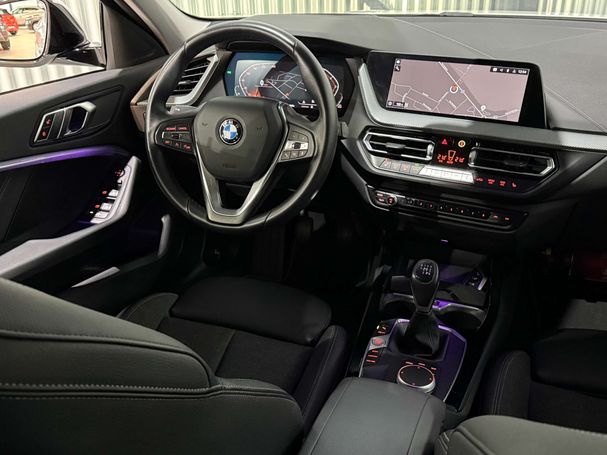 BMW 118i 100 kW image number 21