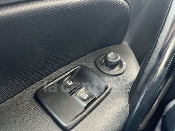 Car image 35