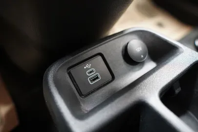 Car image 38
