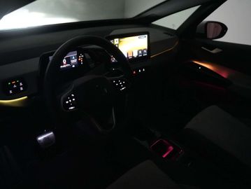 Car image 32