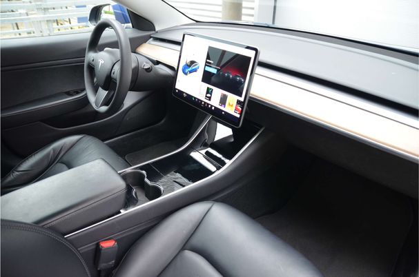 Tesla Model 3 60 Plus 175 kW image number 11