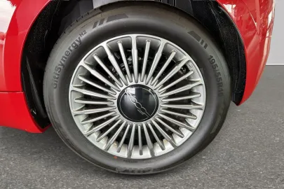 Car image 20