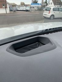 Car image 38