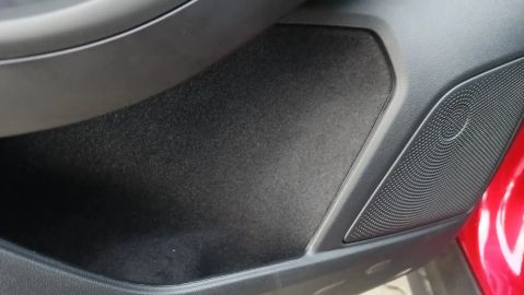 Car image 36