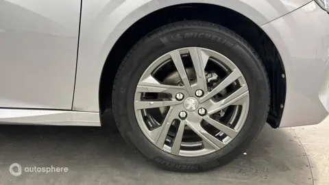 Car image 20