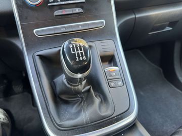 Car image 30