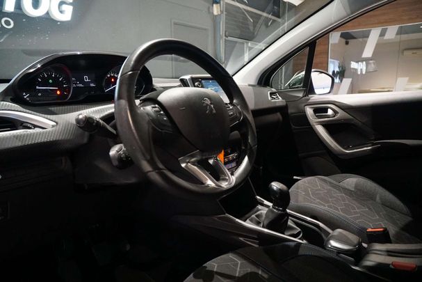 Peugeot 2008 PureTech Allure 60 kW image number 5