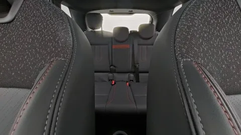 Car image 26