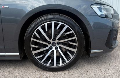 Car image 30