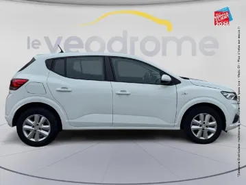 Car image 4