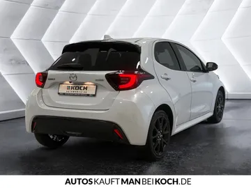 Car image 4