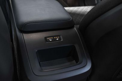 Car image 36