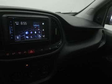 Car image 27