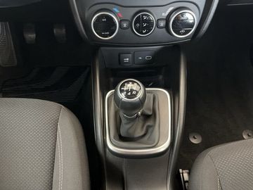 Car image 12