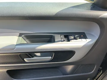 Car image 33