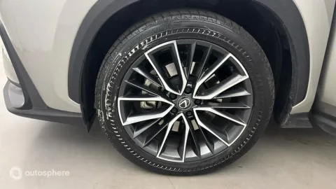 Car image 20