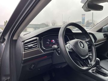 Car image 28