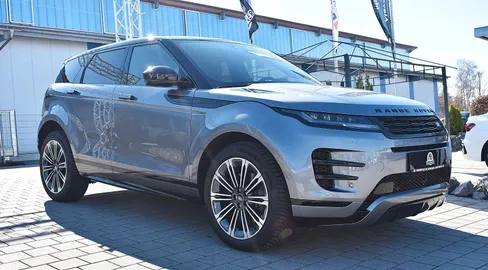 Car image 3