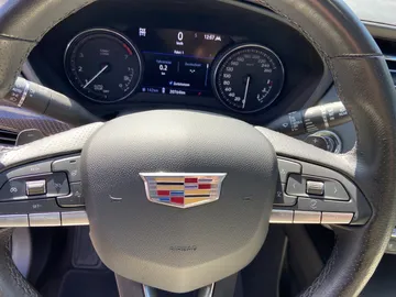 Car image 26