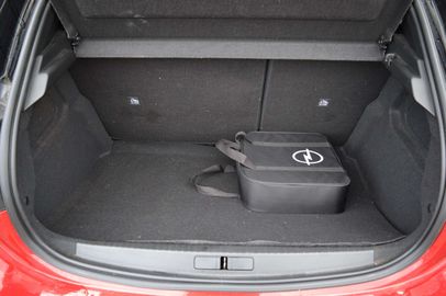 Car image 30