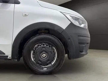 Car image 31