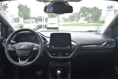 Car image 25