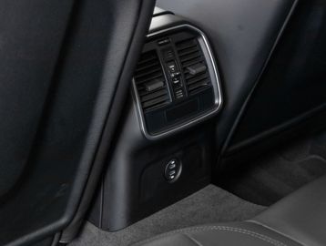 Car image 41