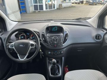 Car image 14