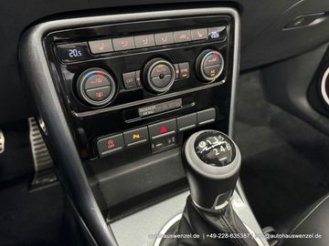 Car image 37