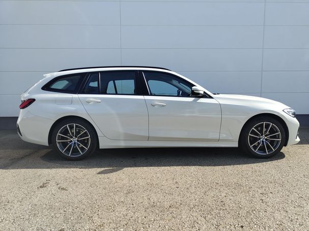 BMW 320i Touring 135 kW image number 4