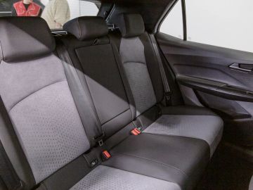 Car image 31